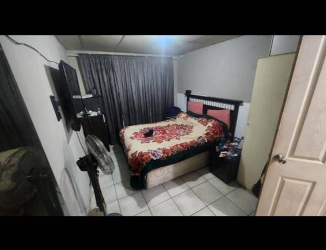 4 BEDROOM HOUSE FOR SALE IN KEMPTON PARK WEST